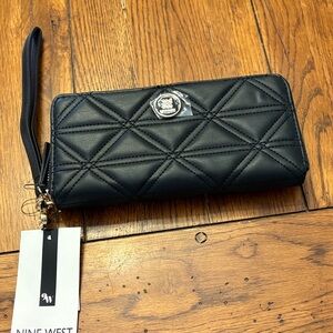 Nine West Black Geometric Wristlet